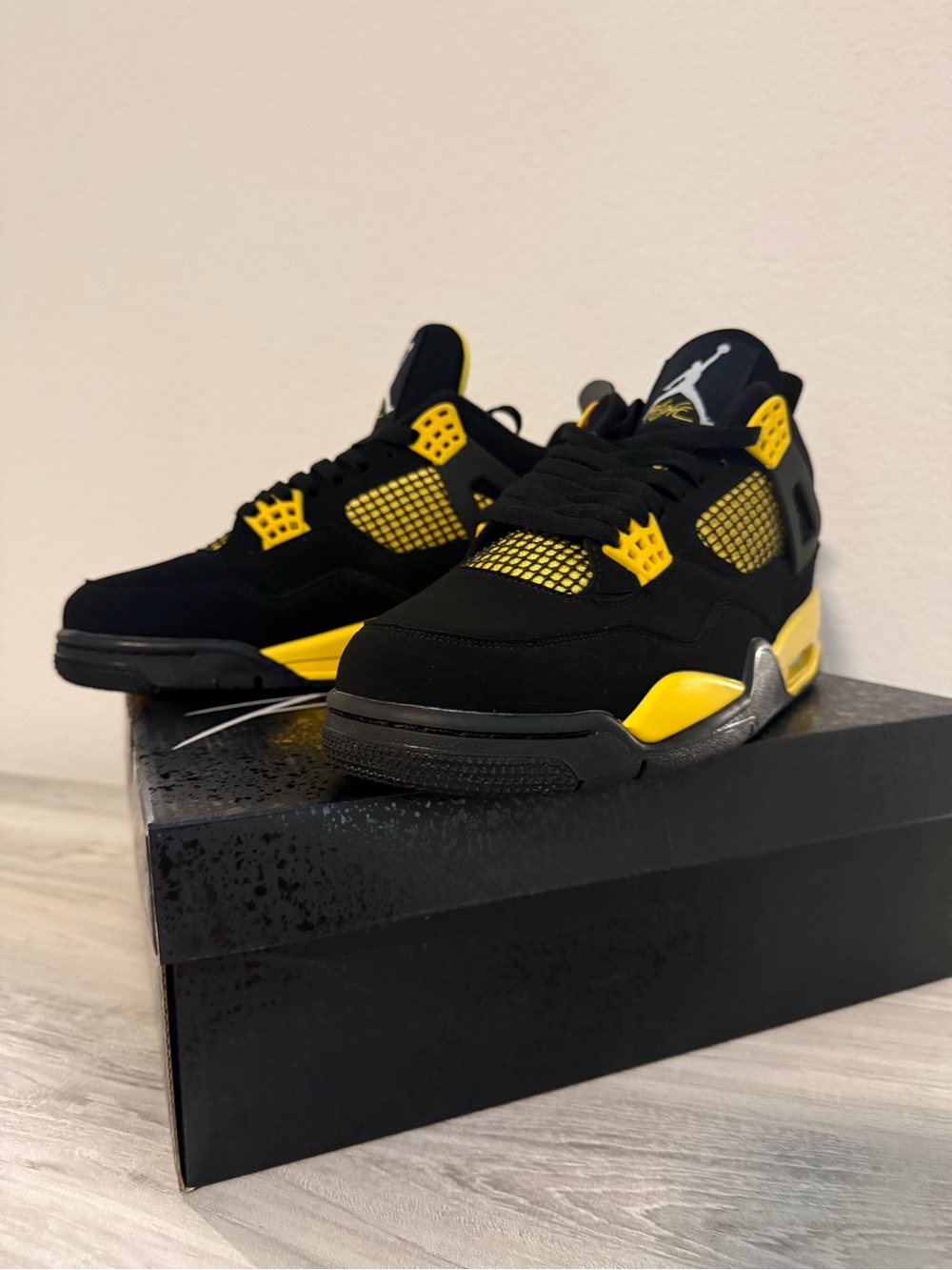 Jordan Retro 4 - Thunder God